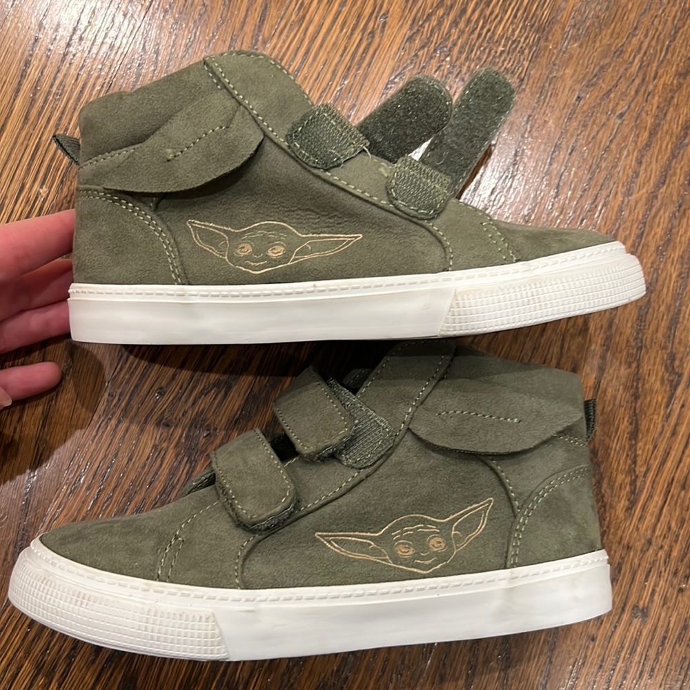 Gap x Star Wars Yoda Sneakers, kids size 11